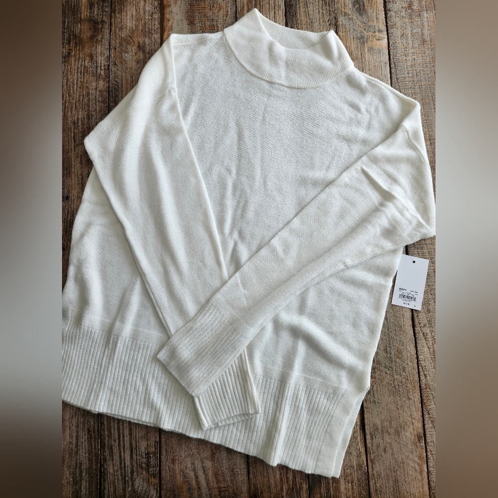 NWT- Croft & Barrow Off White Sweater - Small